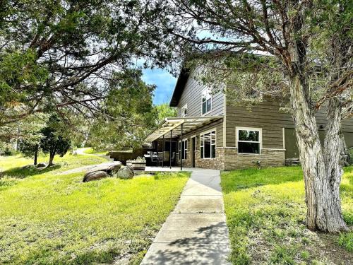 Whitehall House | Incredible Peaceful Cottage with Barbecue in Whitehall, Montana