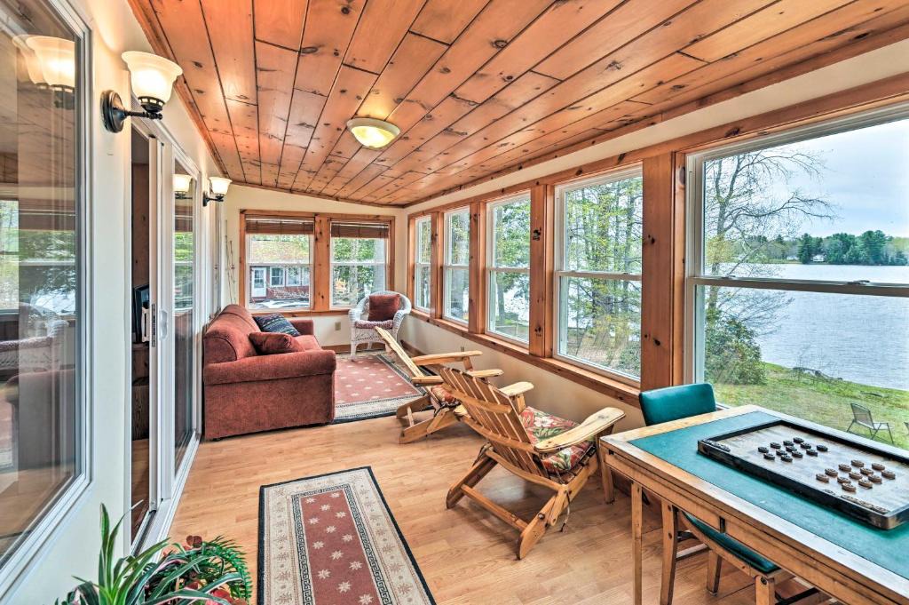 Broadalbin House | Lakefront Broadalbin Getaway w/Deck + Kayaks