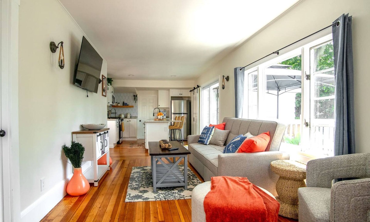 Billerica House | Lakeview Getaway With Hot Tub