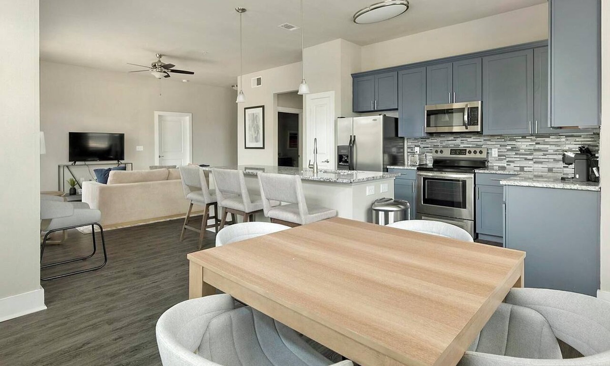 Nassau Bay Apartment | Landing | Modern 2BD, Pool, Yoga Studio