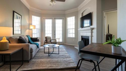 Falconhead Apartment | Landing Modern Apartment with Amazing Amenities (ID3426X15)