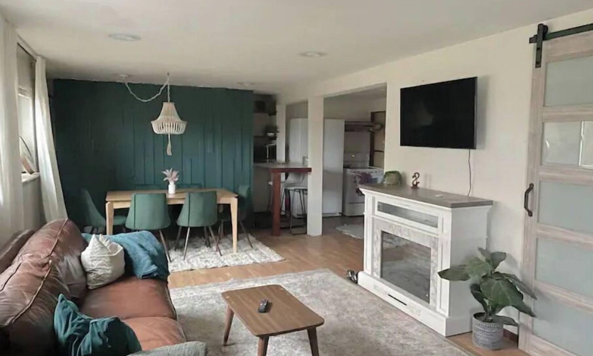 Petersburg Condo | Large, walkable, two bedroom, ground floor apartment