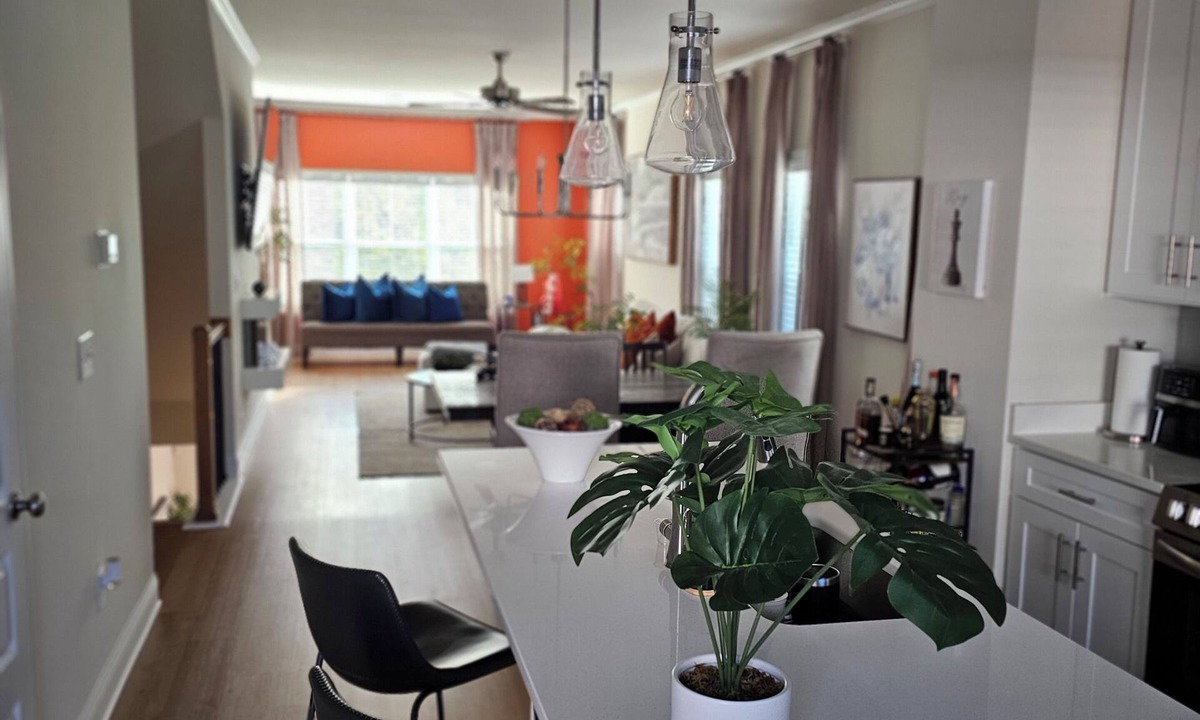 Mableton House | "Luxury World Cup Executive Package "Serene 3-bedroom townhome with AC Mableton