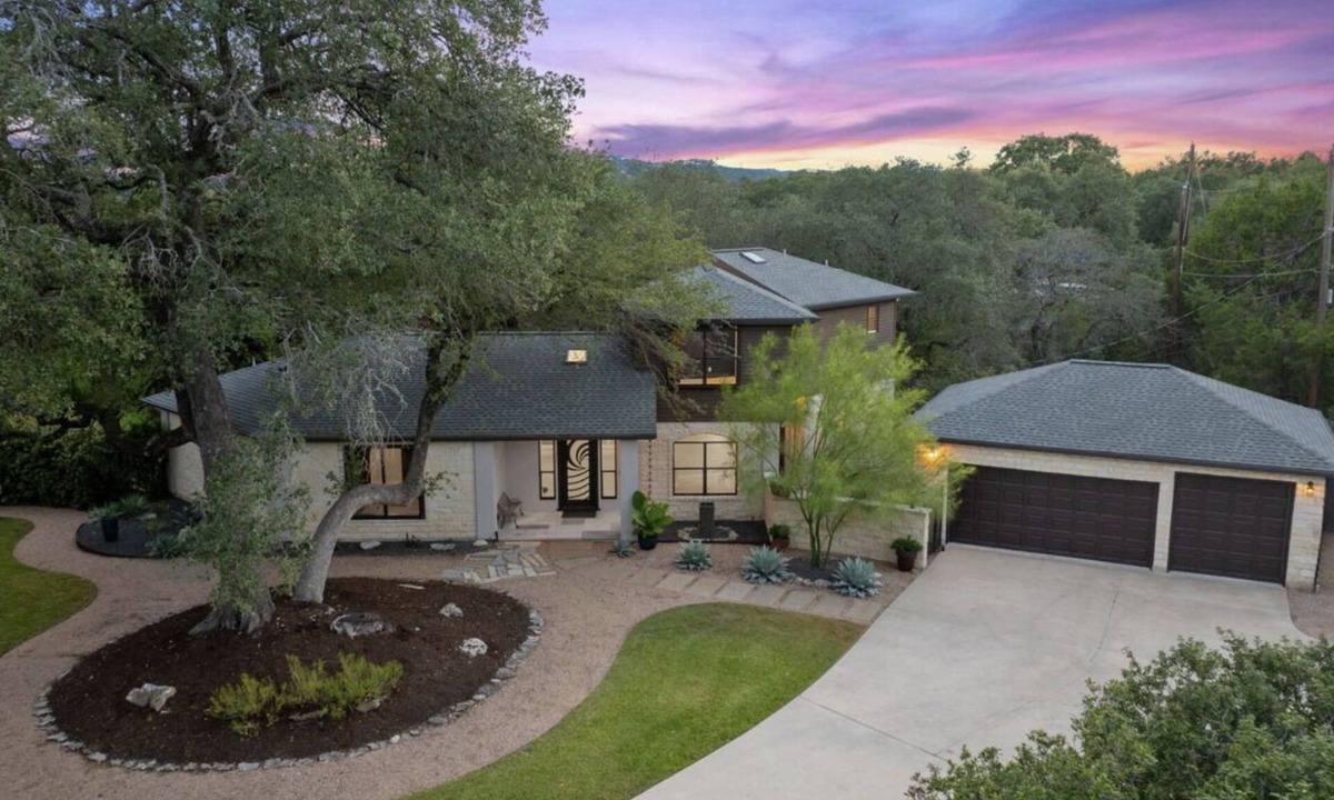 Greenshores House | LuxuryLake Austin Retreat: Game Room + Fire Pit, Minutes to Downtown
