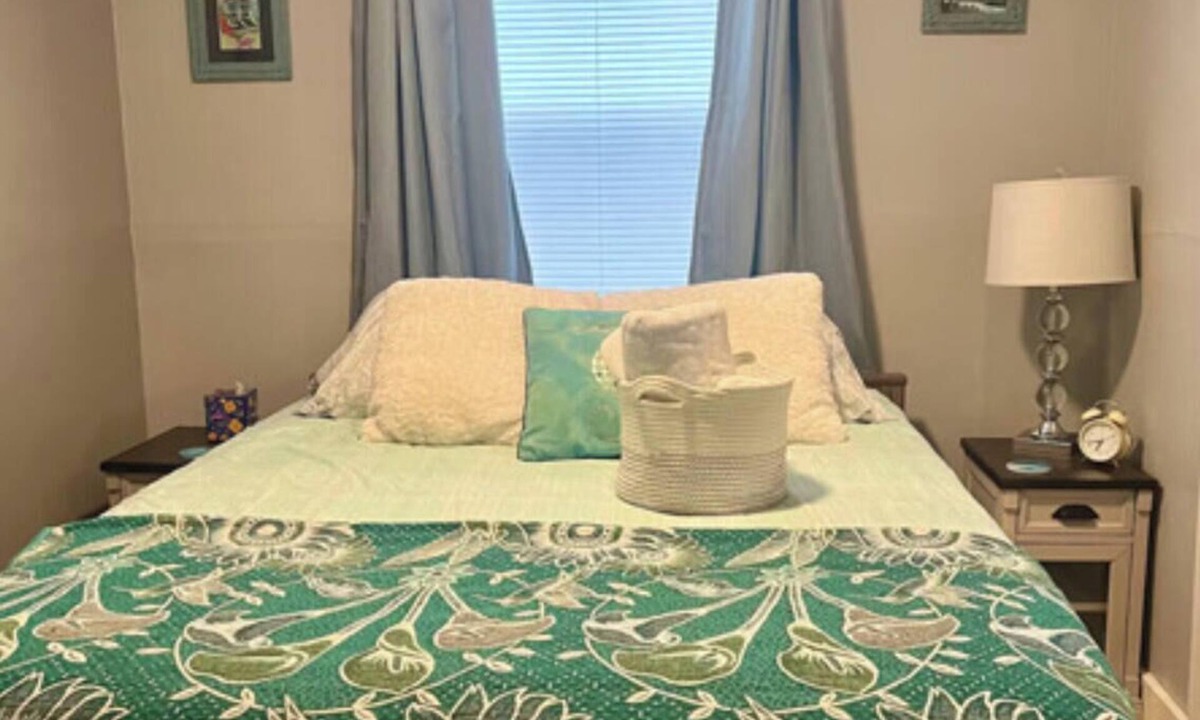 Seward Apartment | Marathon Historic Apartments-heart of Downtown - Charming 1 bedroom
