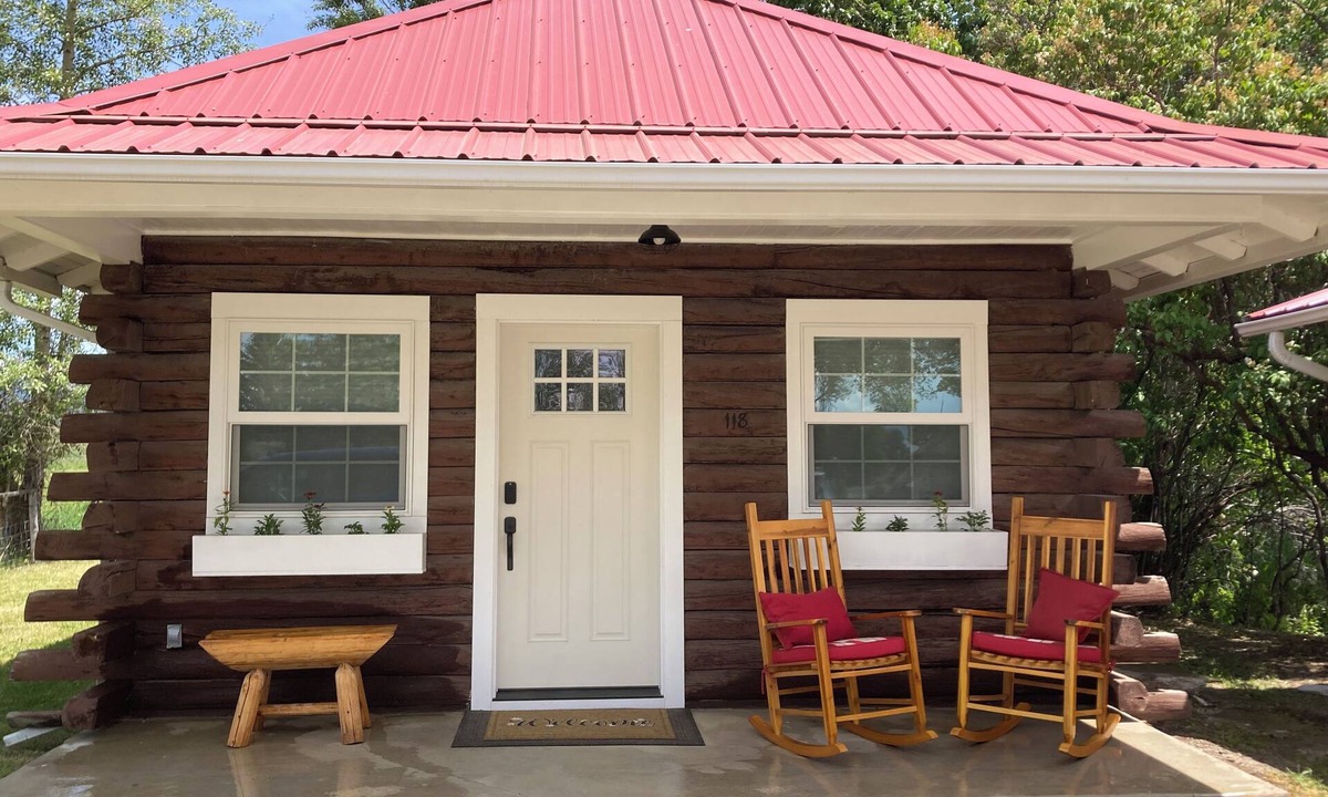 Sheridan Cabin | Mill and Main Cabin