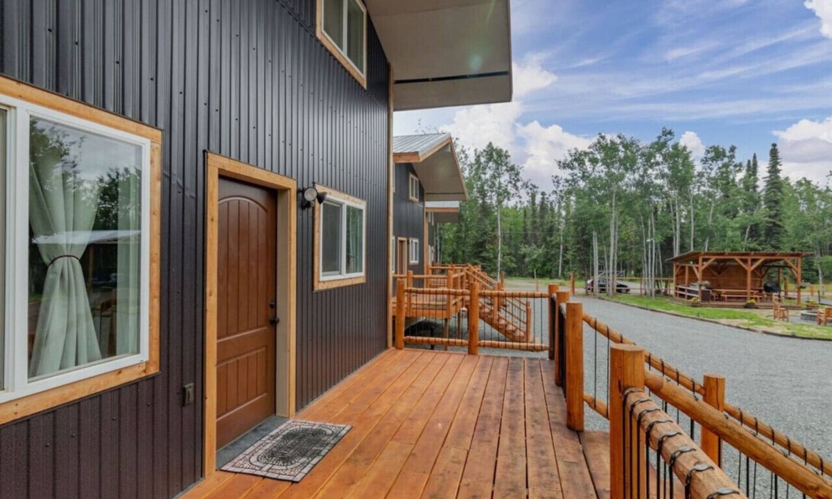Sterling Cabin | Modern Alaskan Cabin - 2