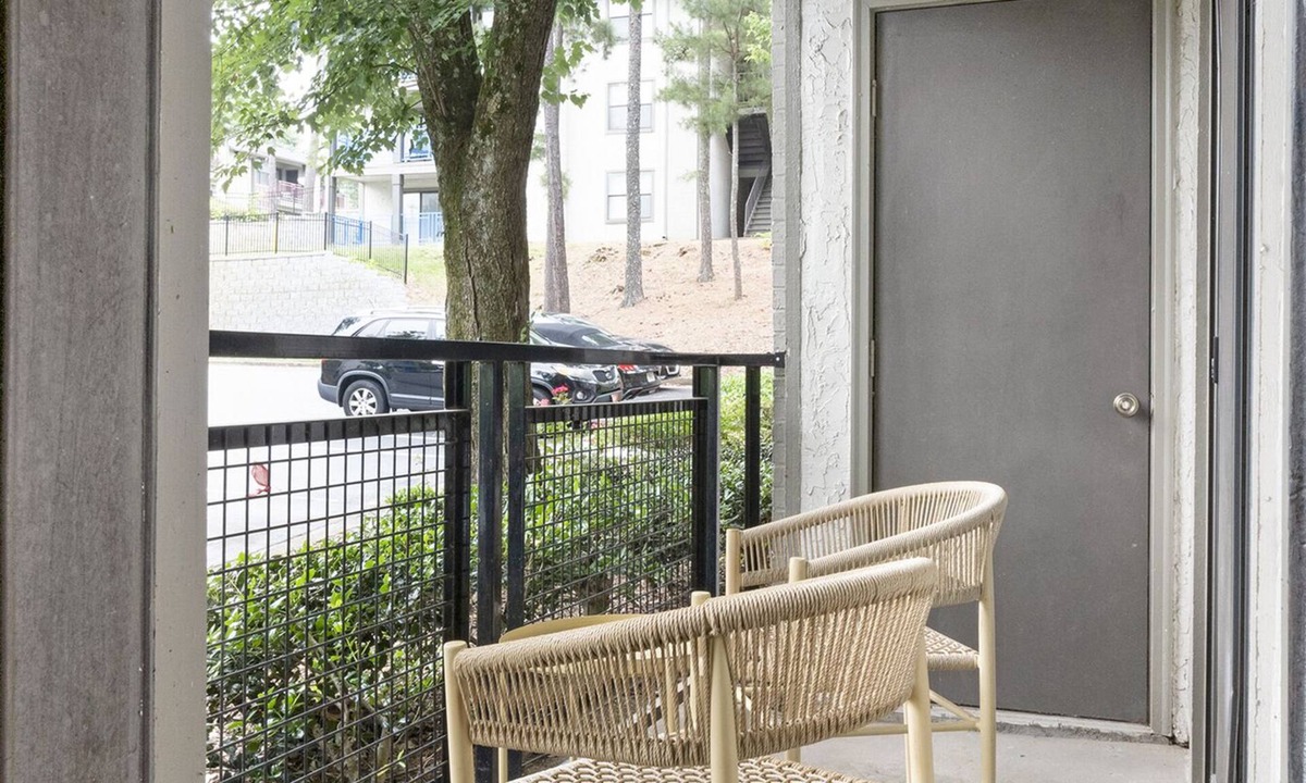 Marietta Apartment | Modern Apartment in Prime Location (ID9298X41)