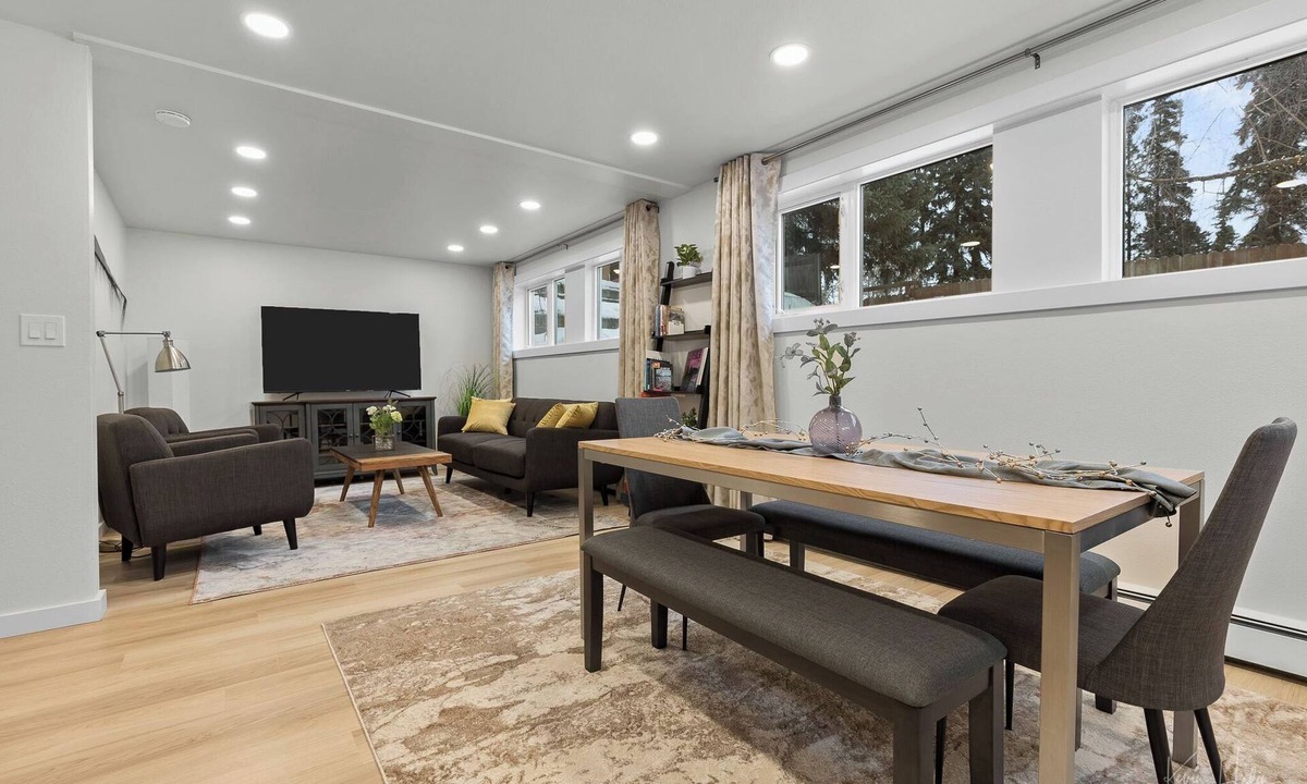 South Addition House | Modern, Spotless Anchorage Retreat Walkable, Quiet, and Perfect for Families
