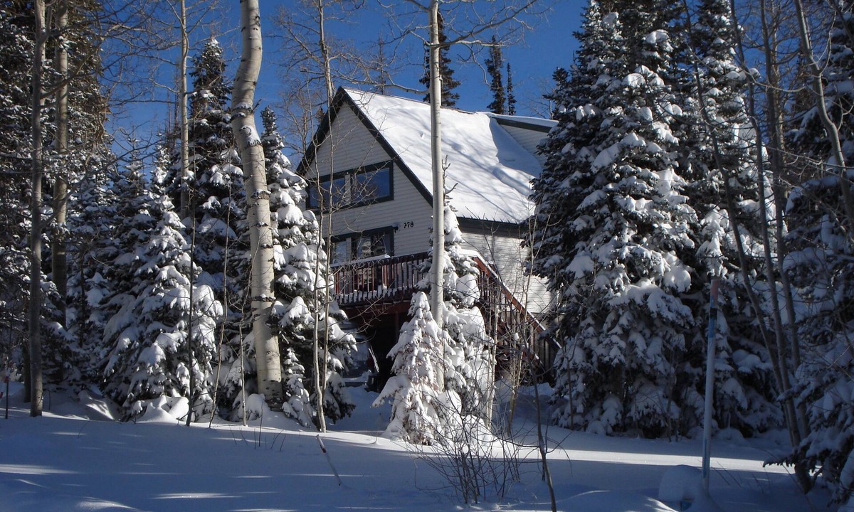 Steam Engine Meadows Cabin | Mountain Cabin Perfect for Families!