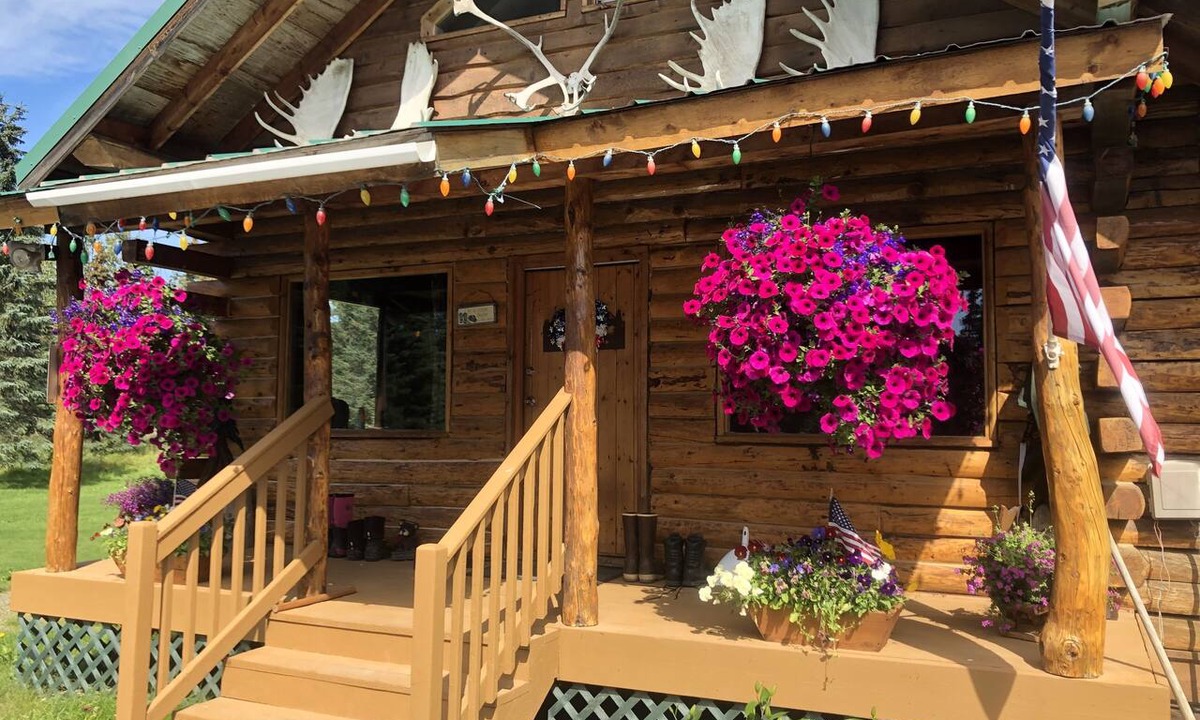 Ninilchik House | Nestled between Ninilchik and Deep Creek Rivers. 5 minutes from Cook Inlet