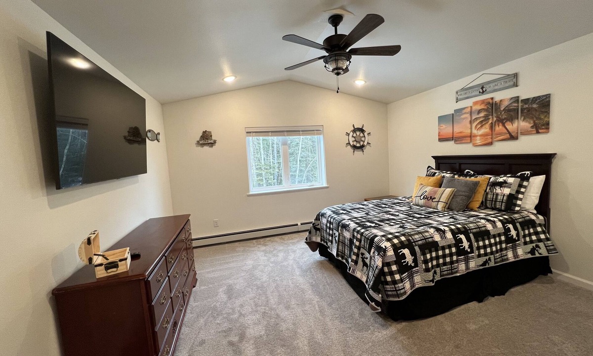Badger Apartment | New cute clean 4plex w/game rm, centrally located between North Pole & Fairbanks