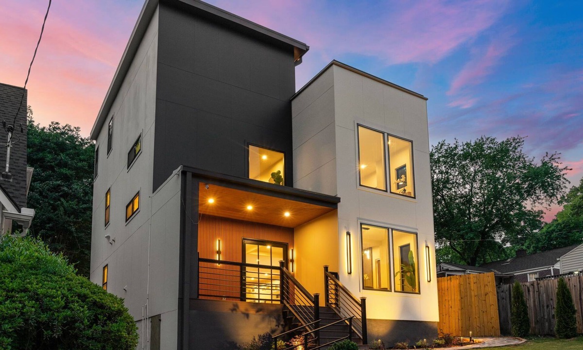Loring Heights House | New Modern Luxury | Rooftop Retreat | W Midtown