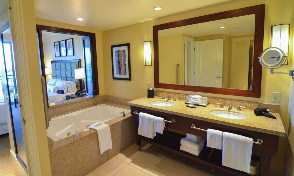 Lahaina Villa | Oceanfront Studio on the Beach!