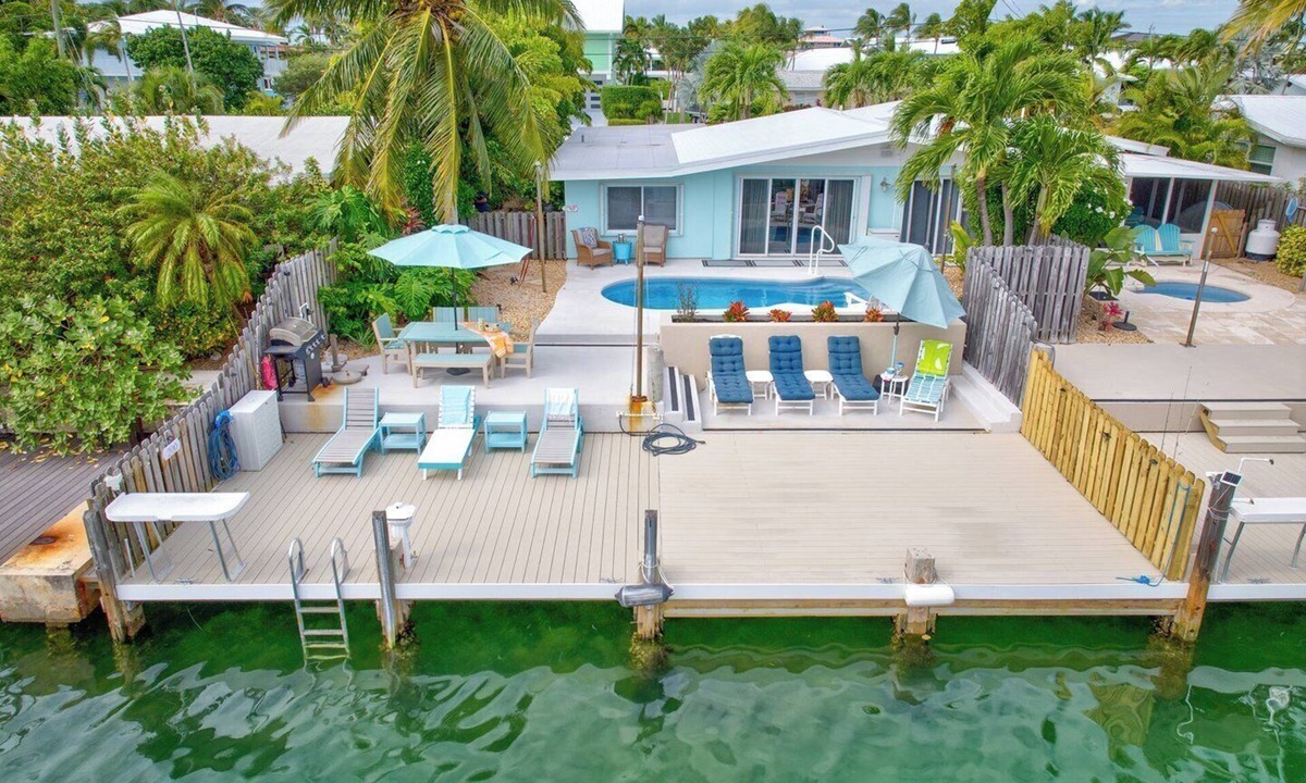 Key Colony Beach House | P37 - Charming 2 bedrooms duplex with Private Pool and Deep water dockage. Cabana Club Membership Included!
