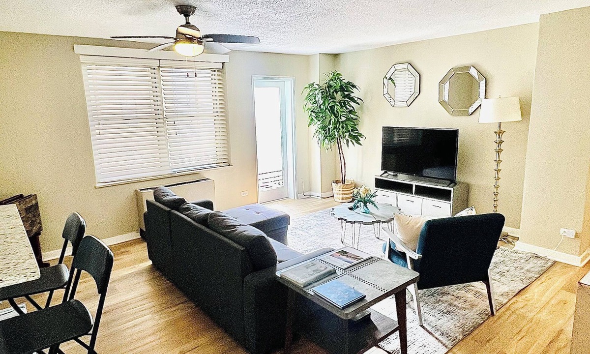 Peachtree Center Apartment | Peachtree Place! One bedroom one bath in the heart of downtown Atlanta!