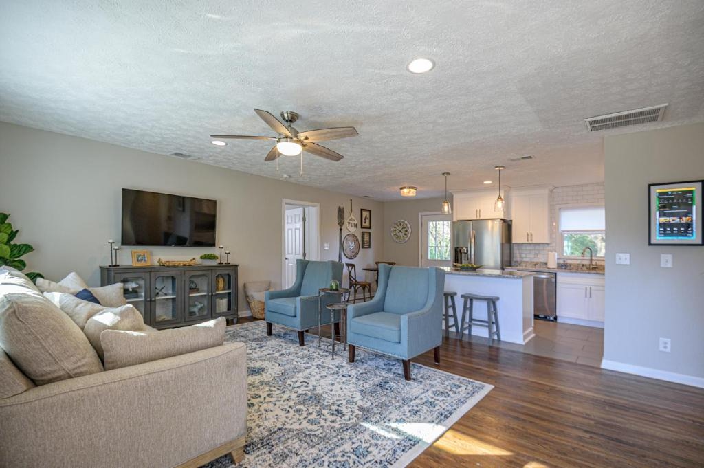 Addison Heights House | Pet-Friendly Marietta Retreat Near Town Center