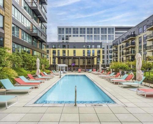 Assembly Square Apartment | Pool View 2BR Assembly Row Gym washer & dryer