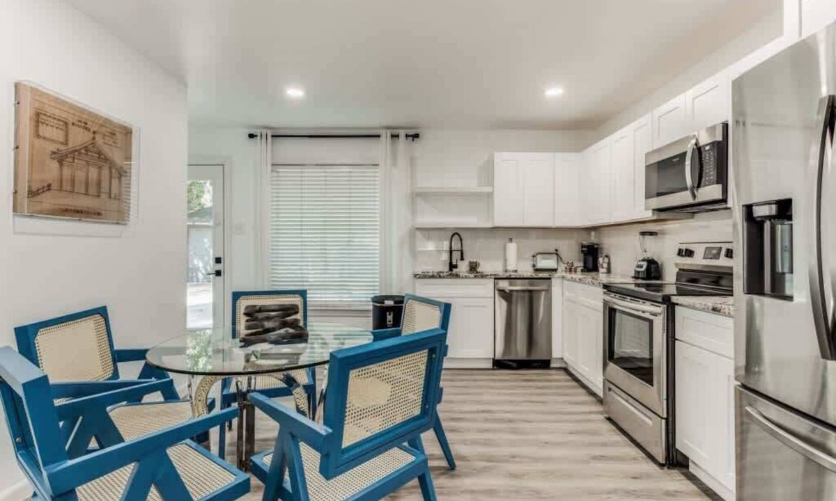 North Dallas House | Preston Hollow Charming Cottage/Large Yard