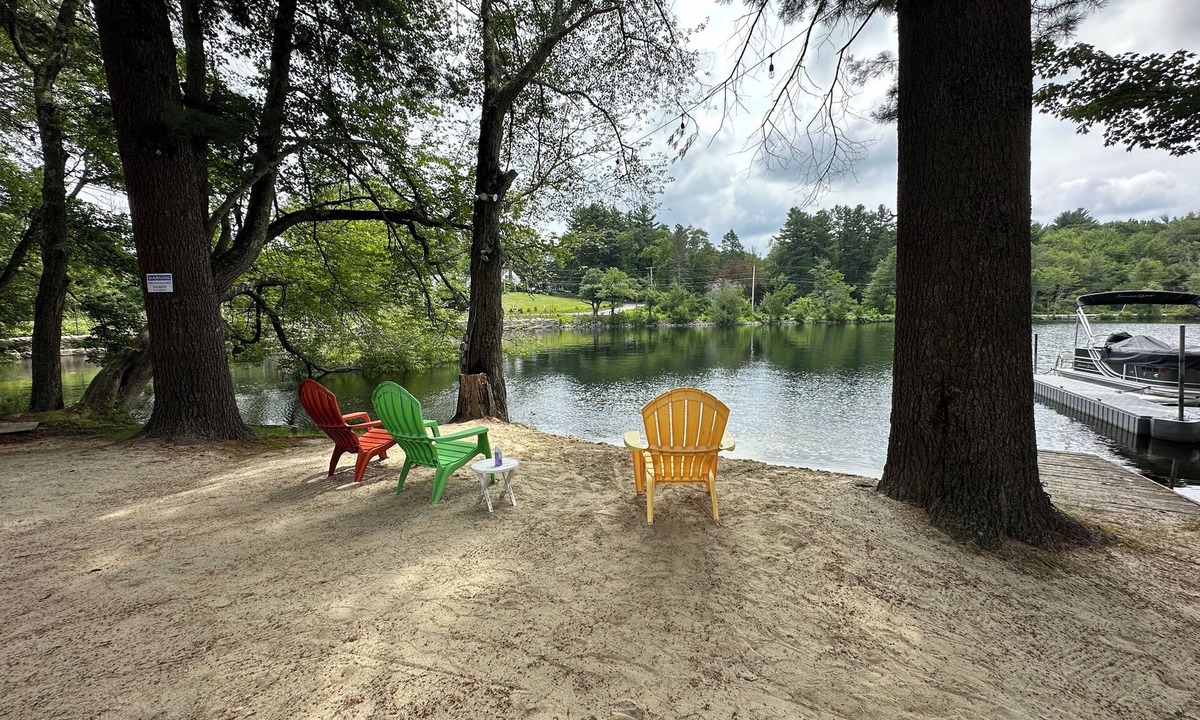 Sutton Apartment | Private Beach + Bonfires at This 126 Year Old Lake House + Great fishing!