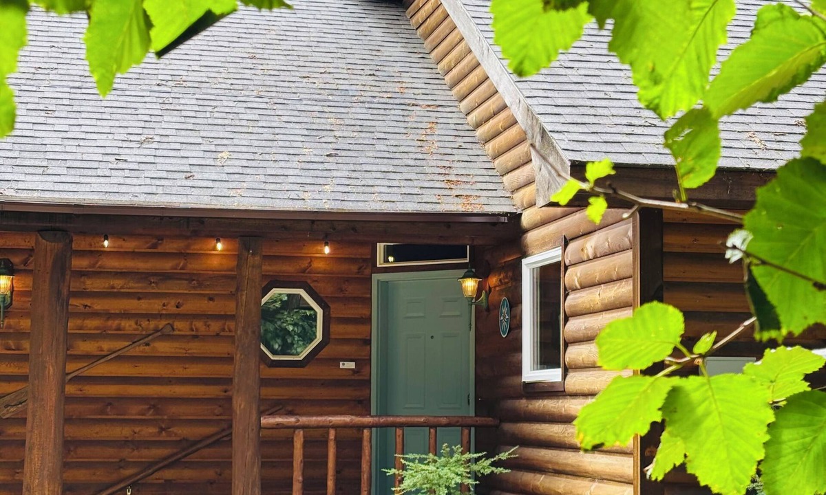 Primrose House | Private lakefront home on gorgeous Kenai Lake!