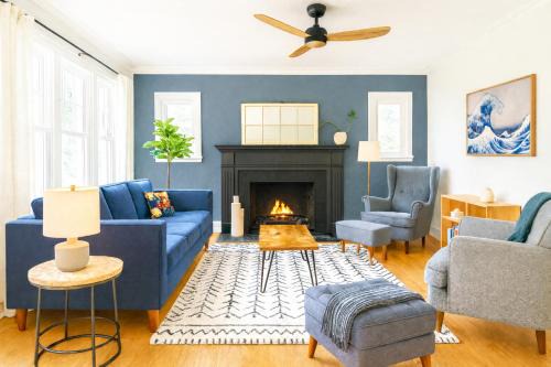 South Bend House | Profs Riverside Haven Art & Style Sleeps 10