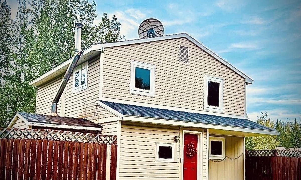 North Pole House | Quiet North Pole Stay Near Fairbanks-2 Private Rooms One Travel Party at a Time