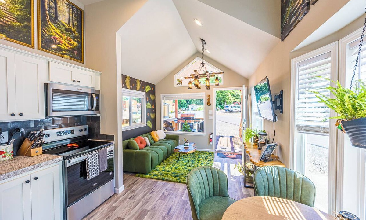Forks Cabin | Rainforest Tiny Home Retreat: Enchanted