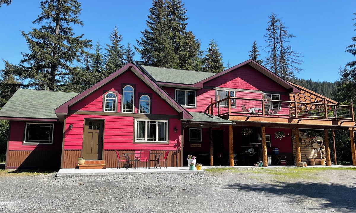 Questa Woods Cabin | Resurrection Peaks Lodge open May of 2025! Perfect for large groups.