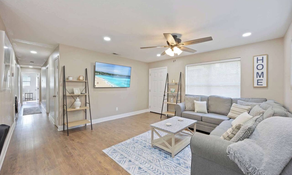 Tropic House | Secluded 4BR Bungalow w/Amazing Outdoor Space