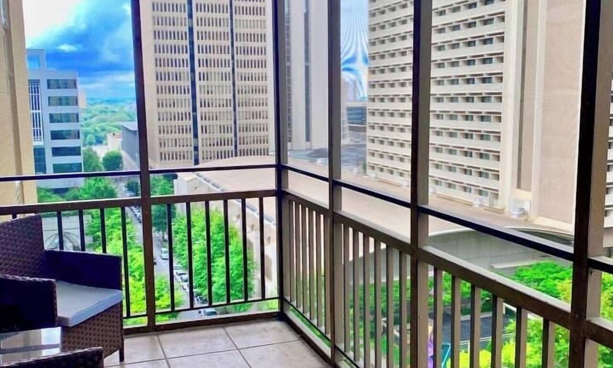 Peachtree Center Condo | Short Walk to All Downtown Attractions!