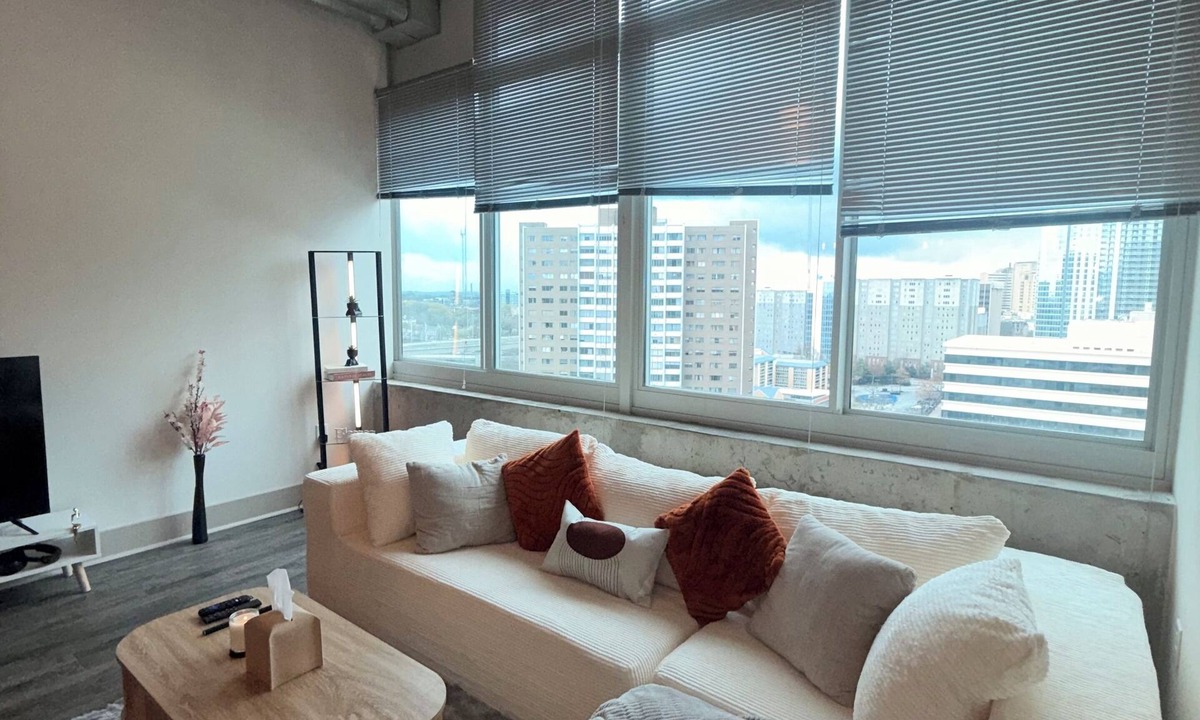 Peachtree Center Apartment | Soothing 1-bedroom apartment in vibrant Atlanta perfect for relaxing stay