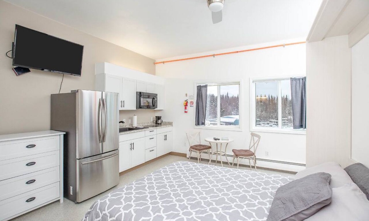 Huffman - O' Malley Apartment | South Anch. Suite Partial Chugach Mountain View