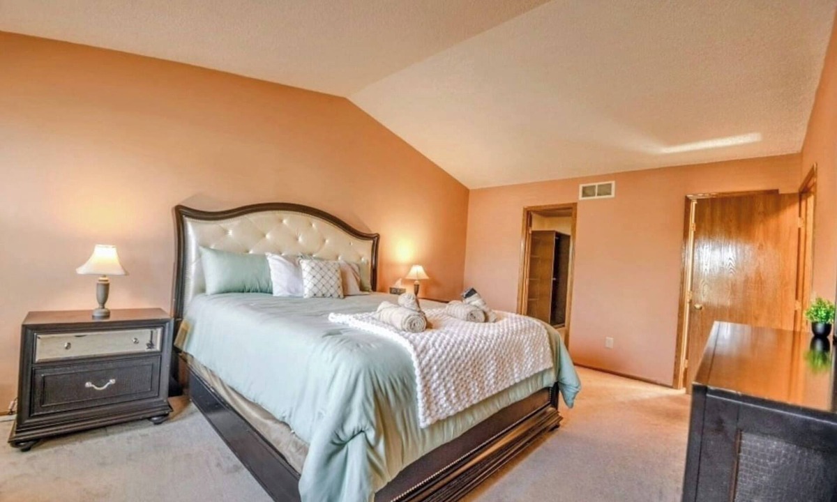 Reynoldsburg House | Spacious 4BDRM Home w/King Master Ste