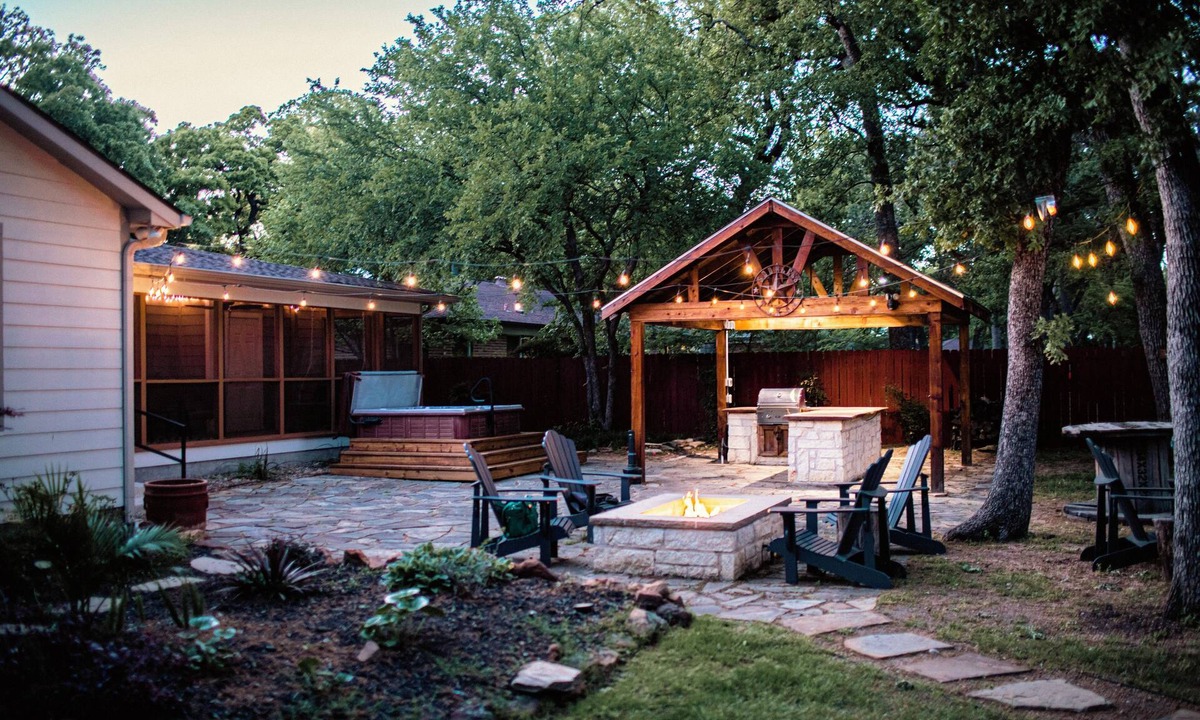 Irving House | Spacious luxury home in Irving- perfect for groups, families, and Texas getaways
