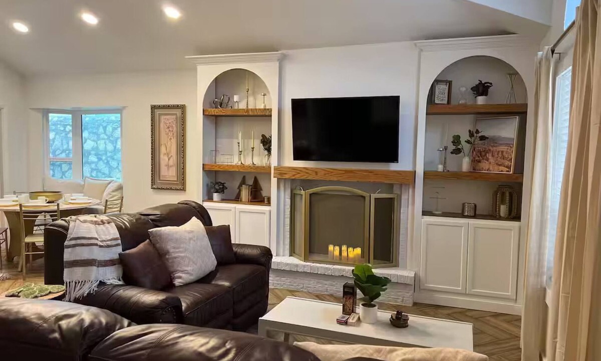 Northeast El Paso House | Spanish Cottage. Ft Bliss. Pets
