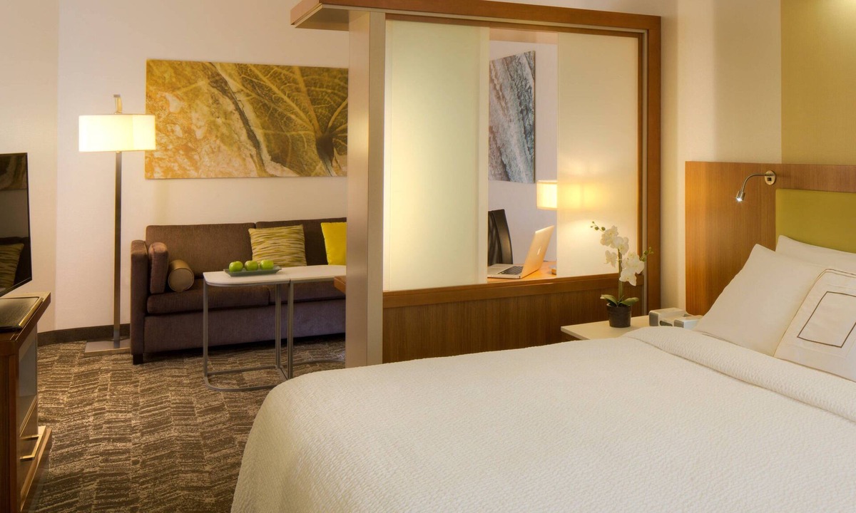University Area Hotel | SpringHill Suites Anchorage University Lake
