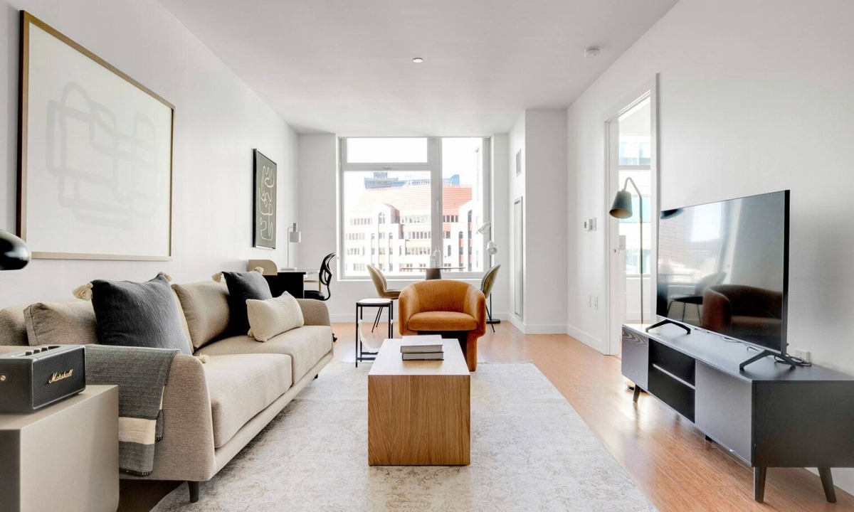 Chinatown Apartment | Tasteful Downtown 1BR w/Gym & W/D, near South Station, by Blueground