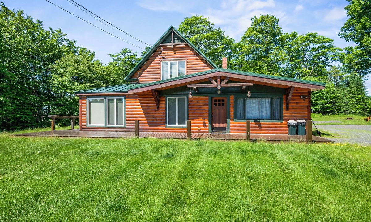 Rangeley House | Taylor Farm - Private and adorable new cabin, close to town, and great amenities!