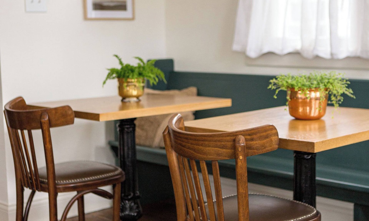 Utica House | THE IVY HOUSE- Utica, Ohio family-friendly home near wedding venues & colleges