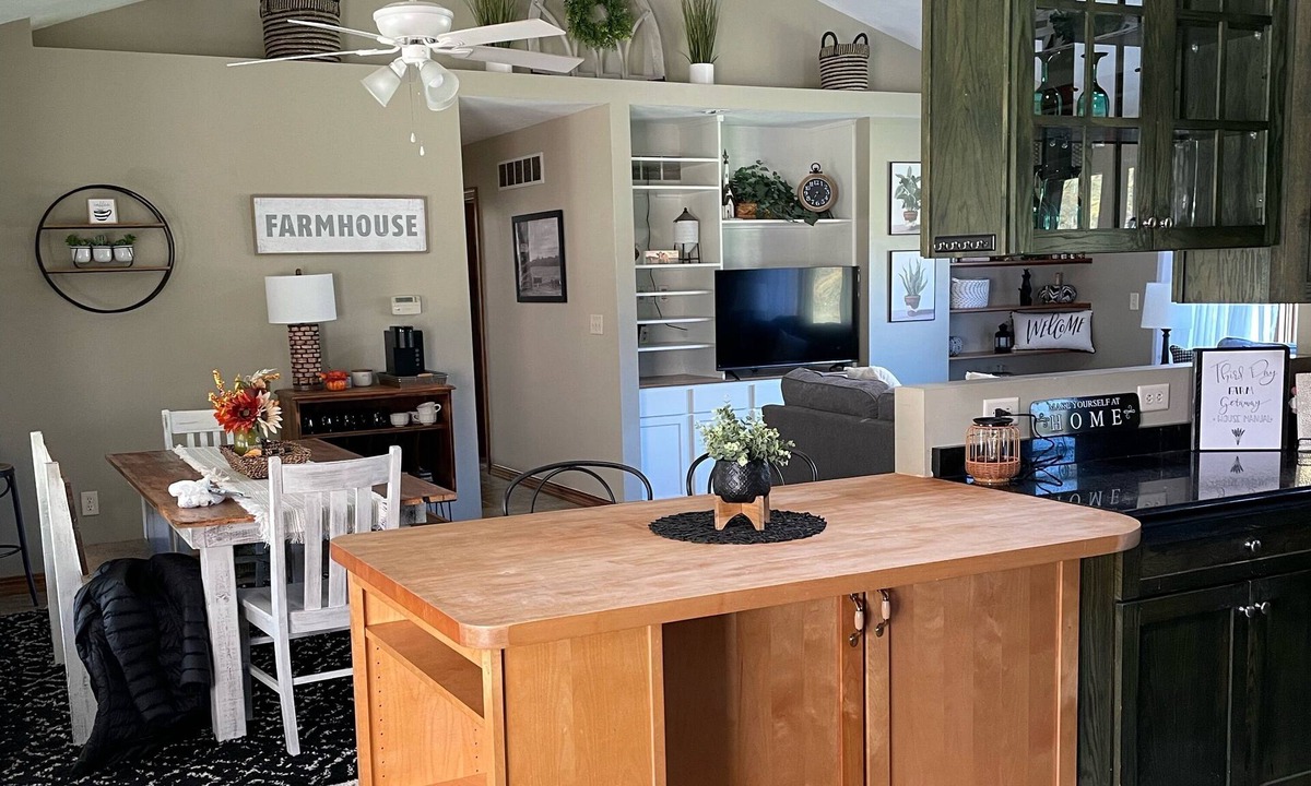 Walkerton House | Third Day Farm Country Getaway Stay Enjoy the country life