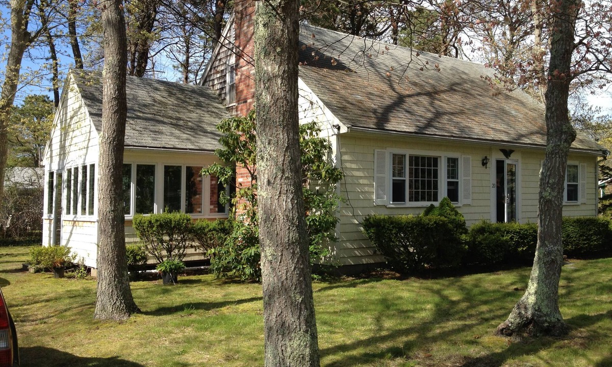 West Hyannisport House | Tranquil 3-bedroom home in West Hyannisport- 1 minute drive to Craigville Beach