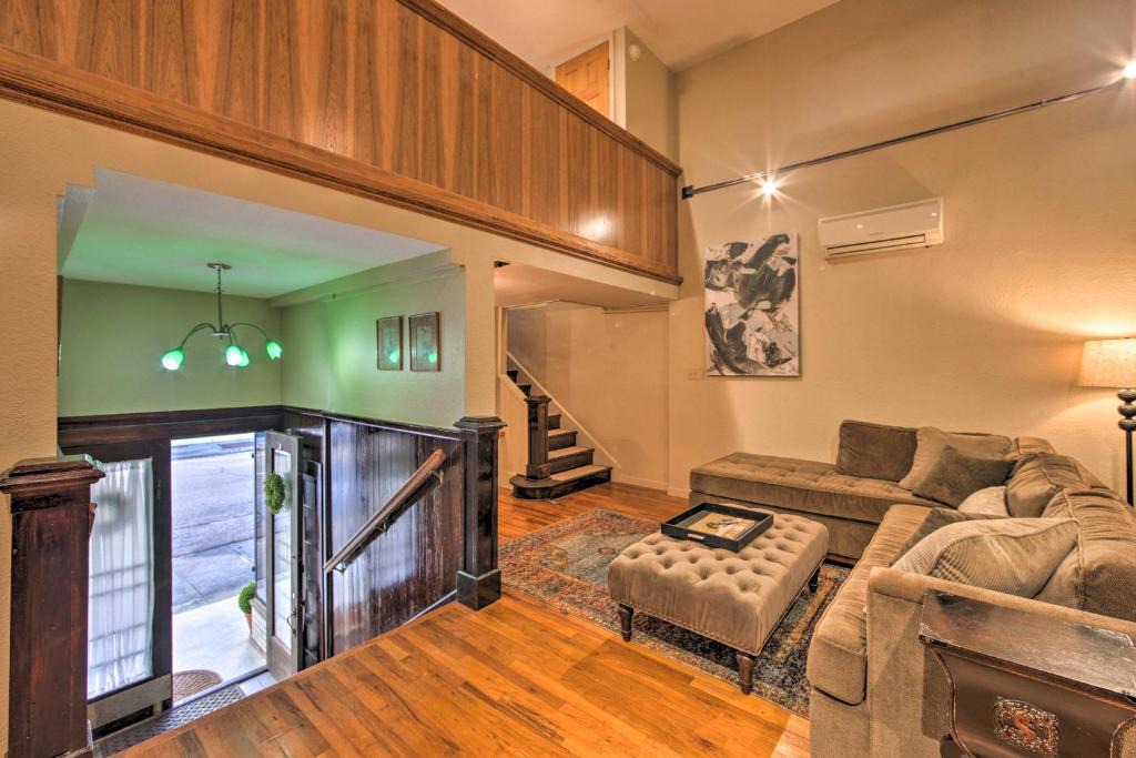 Marshall Apartment | Updated Apartment in Historic Dtwn Marshall!