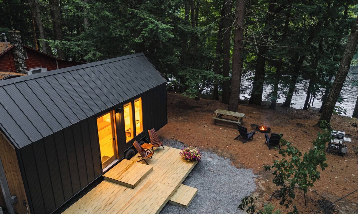 Corinth Cabin | Waterfront Acorn Cabin near Saratoga, Lake George