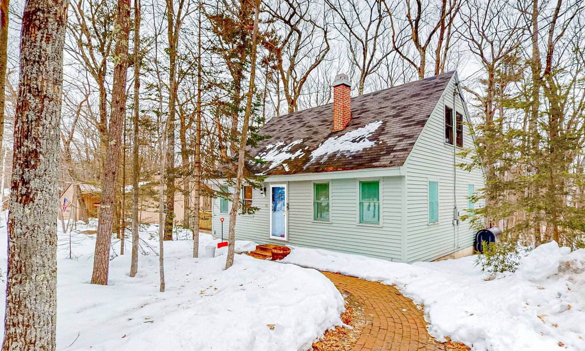Birch Hill House | Wilderness abode with a wood-burning fireplace, deck, and grill - near skiing