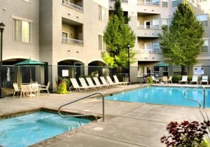 Downtown Condo Near Convention Center (Disability Access)