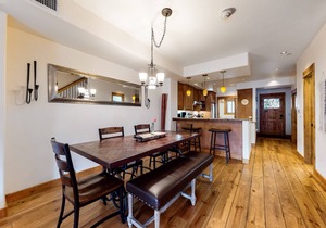 Downtown Gem overlooking the Yampa River and Howelson Hill Ski Area