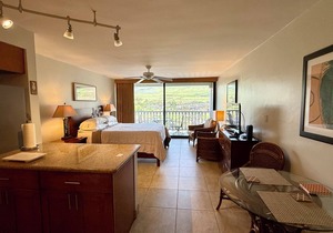 Lahaina Shores Studio, Maui Oceanfront Resort.
