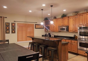 Remodeled Cozy 4 BR, 3.5 BA + Den