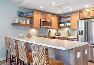 Spacious Corner Location with Wrap Around Lanai -BEST VALUE!